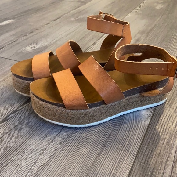 Shoes - Sandals